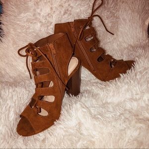 ✨ Brown suede heels✨